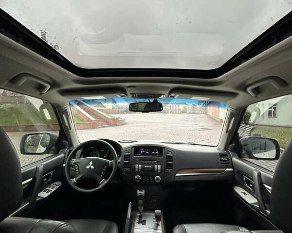 Белый Мицубиси Паджеро Вагон, объемом двигателя 3.2 л и пробегом 292 тыс. км за 12500 $, фото 38 на Automoto.ua