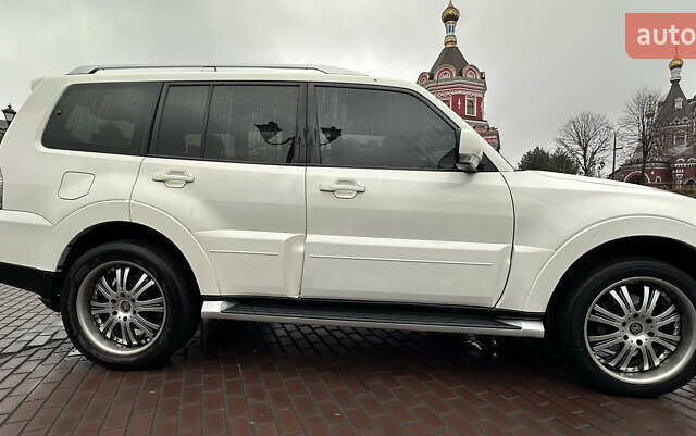 Белый Мицубиси Паджеро Вагон, объемом двигателя 3.2 л и пробегом 292 тыс. км за 12500 $, фото 11 на Automoto.ua