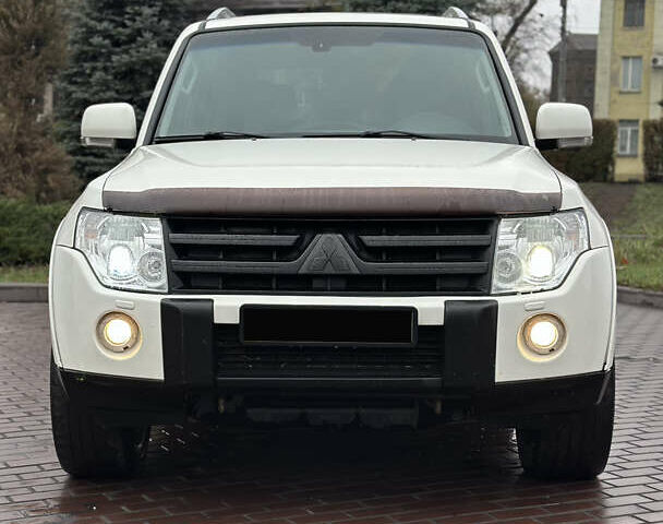 Белый Мицубиси Паджеро Вагон, объемом двигателя 3.2 л и пробегом 292 тыс. км за 12500 $, фото 6 на Automoto.ua