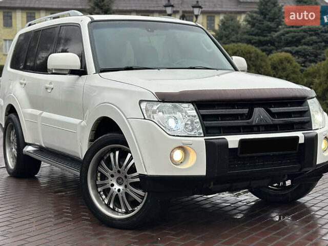 Белый Мицубиси Паджеро Вагон, объемом двигателя 3.2 л и пробегом 292 тыс. км за 12500 $, фото 7 на Automoto.ua