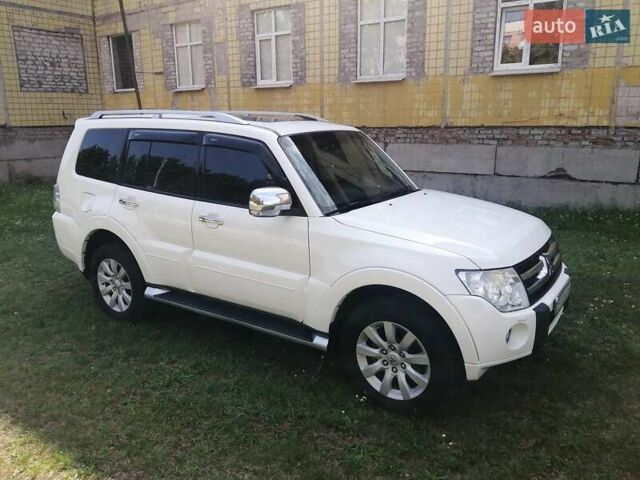 Білий Міцубісі Паджеро Вагон, об'ємом двигуна 3.2 л та пробігом 116 тис. км за 18000 $, фото 25 на Automoto.ua