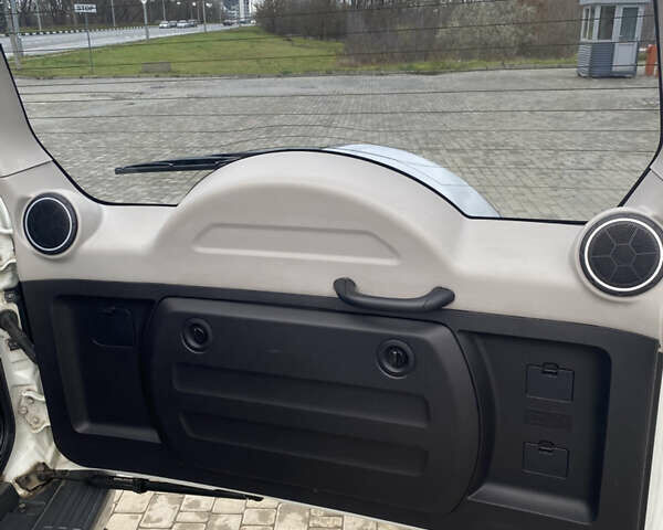 Белый Мицубиси Паджеро Вагон, объемом двигателя 0 л и пробегом 155 тыс. км за 17900 $, фото 11 на Automoto.ua