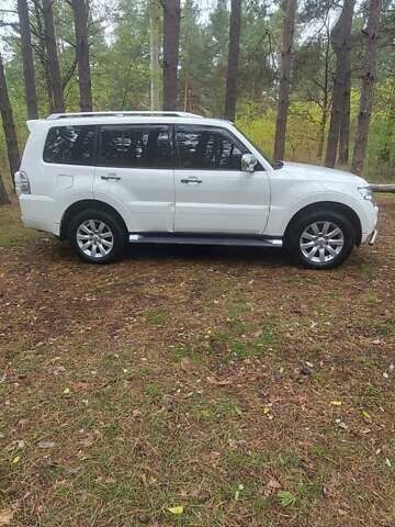 Білий Міцубісі Паджеро Вагон, об'ємом двигуна 3.2 л та пробігом 226 тис. км за 19500 $, фото 9 на Automoto.ua