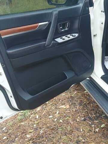 Білий Міцубісі Паджеро Вагон, об'ємом двигуна 3.2 л та пробігом 226 тис. км за 19500 $, фото 13 на Automoto.ua