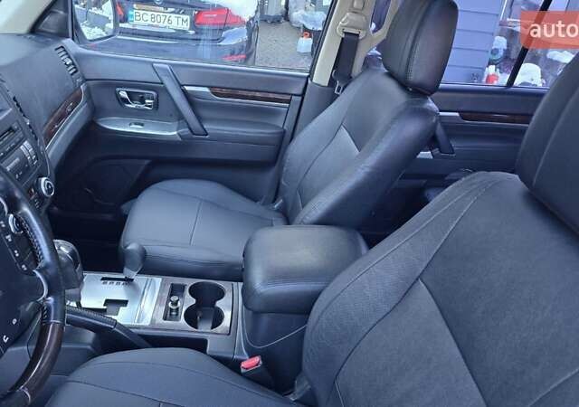 Белый Мицубиси Паджеро Вагон, объемом двигателя 3.5 л и пробегом 220 тыс. км за 14500 $, фото 19 на Automoto.ua