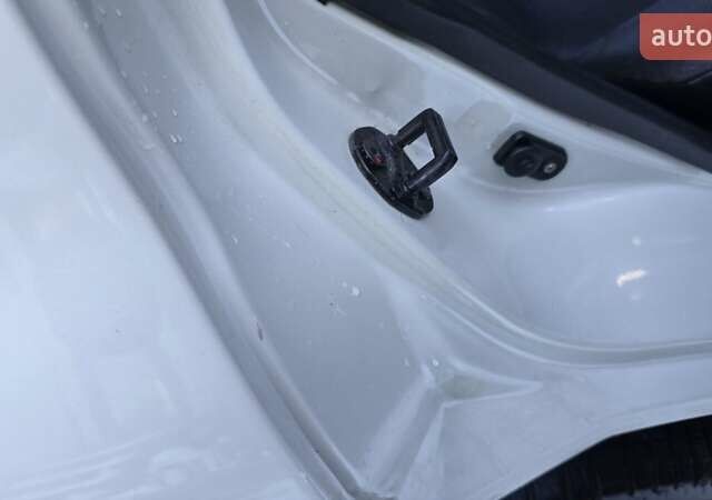 Белый Мицубиси Паджеро Вагон, объемом двигателя 3.5 л и пробегом 233 тыс. км за 14500 $, фото 23 на Automoto.ua