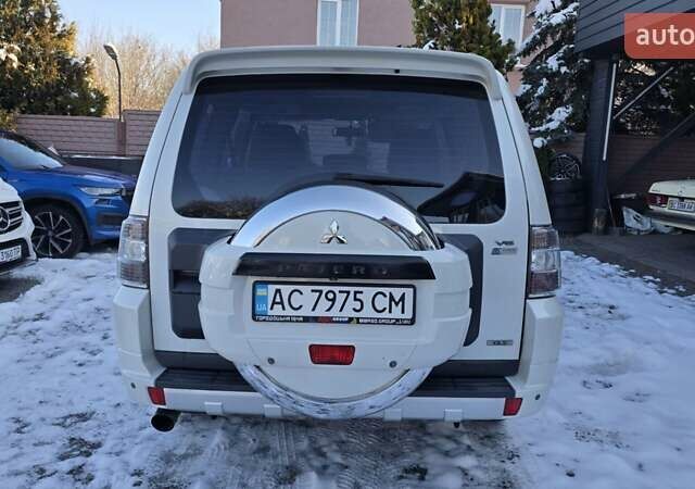 Белый Мицубиси Паджеро Вагон, объемом двигателя 3.5 л и пробегом 233 тыс. км за 14500 $, фото 5 на Automoto.ua