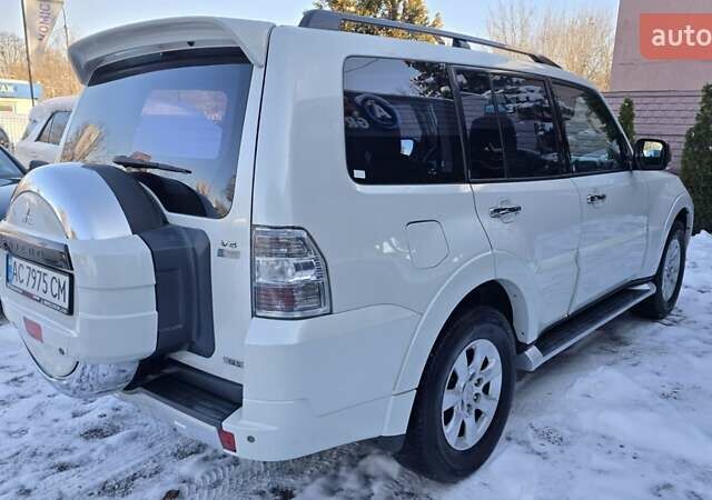 Белый Мицубиси Паджеро Вагон, объемом двигателя 3.5 л и пробегом 233 тыс. км за 14500 $, фото 4 на Automoto.ua