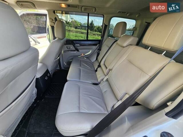 Білий Міцубісі Паджеро Вагон, об'ємом двигуна 3.2 л та пробігом 326 тис. км за 16900 $, фото 51 на Automoto.ua