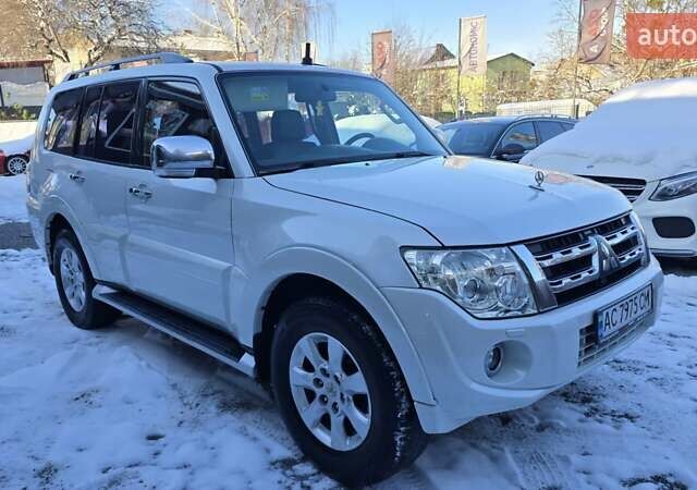 Белый Мицубиси Паджеро Вагон, объемом двигателя 3.5 л и пробегом 233 тыс. км за 14500 $, фото 2 на Automoto.ua