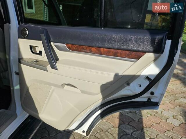 Білий Міцубісі Паджеро Вагон, об'ємом двигуна 3.2 л та пробігом 326 тис. км за 16900 $, фото 42 на Automoto.ua