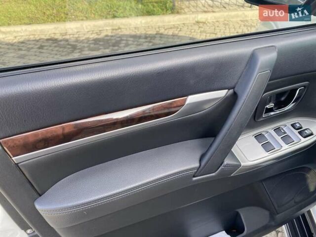 Білий Міцубісі Паджеро Вагон, об'ємом двигуна 3.2 л та пробігом 144 тис. км за 21999 $, фото 34 на Automoto.ua