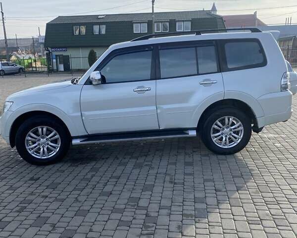 Білий Міцубісі Паджеро Вагон, об'ємом двигуна 3.2 л та пробігом 144 тис. км за 21999 $, фото 18 на Automoto.ua