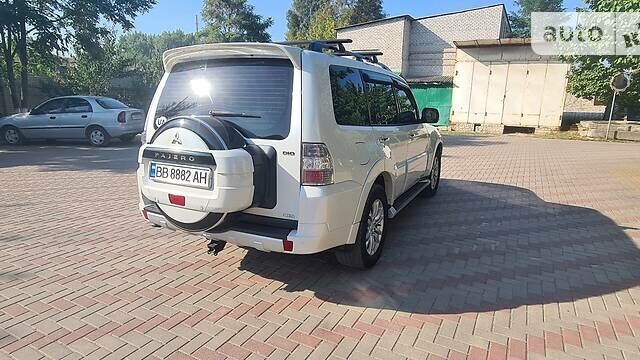 Білий Міцубісі Паджеро Вагон, об'ємом двигуна 3.2 л та пробігом 240 тис. км за 22000 $, фото 14 на Automoto.ua