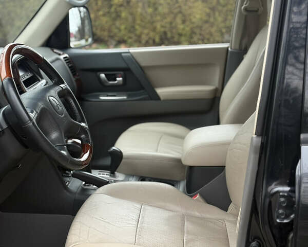 Бежевый Мицубиси Паджеро Вагон, объемом двигателя 3.5 л и пробегом 300 тыс. км за 7800 $, фото 21 на Automoto.ua