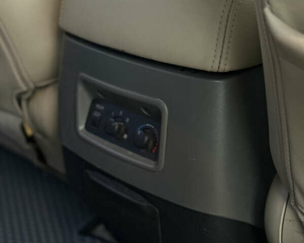 Бежевый Мицубиси Паджеро Вагон, объемом двигателя 3.5 л и пробегом 300 тыс. км за 7800 $, фото 31 на Automoto.ua