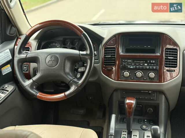 Бежевый Мицубиси Паджеро Вагон, объемом двигателя 3.5 л и пробегом 300 тыс. км за 7800 $, фото 12 на Automoto.ua