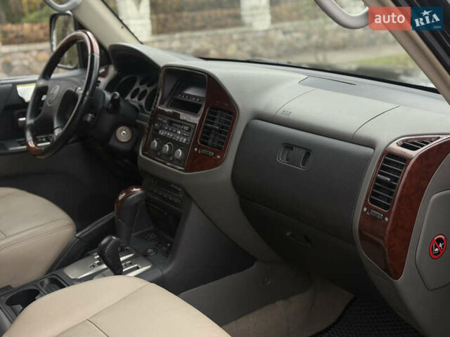 Бежевый Мицубиси Паджеро Вагон, объемом двигателя 3.5 л и пробегом 300 тыс. км за 7800 $, фото 18 на Automoto.ua