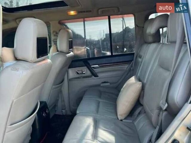 Бежевый Мицубиси Паджеро Вагон, объемом двигателя 3.8 л и пробегом 281 тыс. км за 7900 $, фото 10 на Automoto.ua