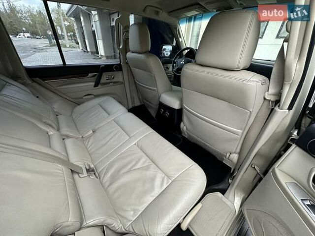 Міцубісі Паджеро Вагон 2007 у Миколаєві на Automoto.ua Бежевий Міцубісі Паджеро Вагон, об'ємом двигуна 3.83 л та пробігом 195 тис. км за 12999 $, фото 35 на Automoto.ua