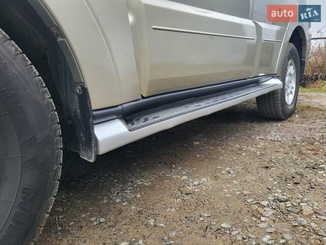 Бежевый Мицубиси Паджеро Вагон, объемом двигателя 2.97 л и пробегом 330 тыс. км за 10399 $, фото 3 на Automoto.ua