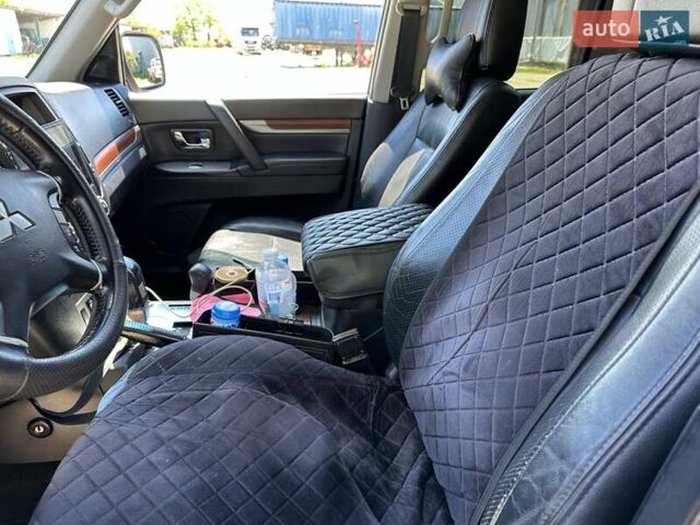 Міцубісі Паджеро Вагон 2007 у Овидиополе на Automoto.ua Бежевий Міцубісі Паджеро Вагон, об'ємом двигуна 3.2 л та пробігом 320 тис. км за 14500 $, фото 2 на Automoto.ua