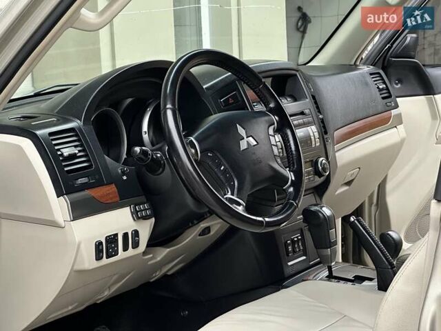 Міцубісі Паджеро Вагон 2007 у Миколаєві на Automoto.ua Бежевий Міцубісі Паджеро Вагон, об'ємом двигуна 3.83 л та пробігом 195 тис. км за 12999 $, фото 36 на Automoto.ua