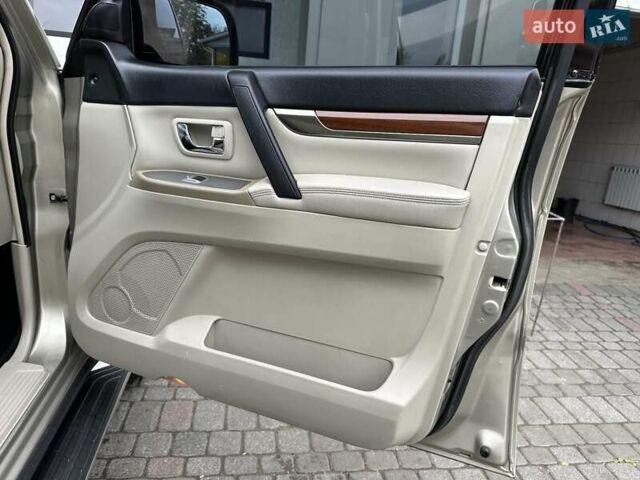 Міцубісі Паджеро Вагон 2007 у Миколаєві на Automoto.ua Бежевий Міцубісі Паджеро Вагон, об'ємом двигуна 3.83 л та пробігом 195 тис. км за 12999 $, фото 44 на Automoto.ua
