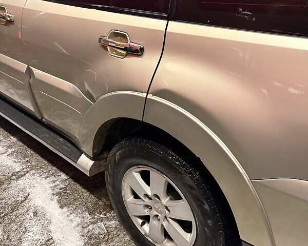 Бежевый Мицубиси Паджеро Вагон, объемом двигателя 3.8 л и пробегом 281 тыс. км за 7900 $, фото 7 на Automoto.ua