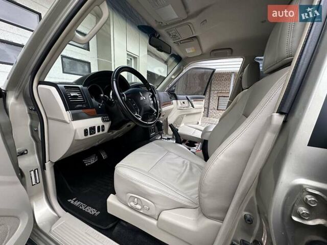 Міцубісі Паджеро Вагон 2007 у Миколаєві на Automoto.ua Бежевий Міцубісі Паджеро Вагон, об'ємом двигуна 3.83 л та пробігом 195 тис. км за 12999 $, фото 38 на Automoto.ua