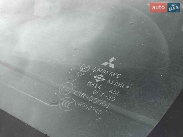 Бежевый Мицубиси Паджеро Вагон, объемом двигателя 3.83 л и пробегом 196 тыс. км за 13750 $, фото 73 на Automoto.ua
