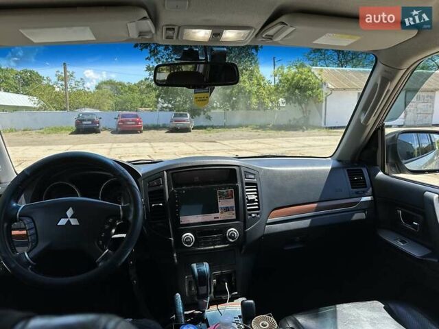 Міцубісі Паджеро Вагон 2007 у Овидиополе на Automoto.ua Бежевий Міцубісі Паджеро Вагон, об'ємом двигуна 3.2 л та пробігом 320 тис. км за 14500 $, фото 3 на Automoto.ua