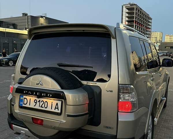 Бежевый Мицубиси Паджеро Вагон, объемом двигателя 2.97 л и пробегом 334 тыс. км за 11500 $, фото 12 на Automoto.ua
