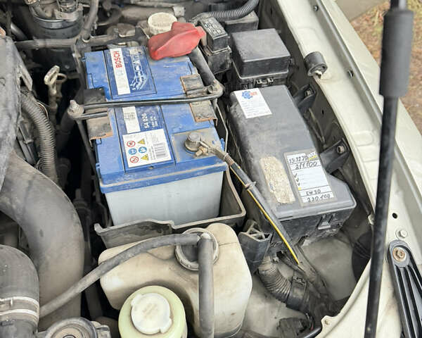 Бежевий Міцубісі Паджеро Вагон, об'ємом двигуна 3.2 л та пробігом 211 тис. км за 12800 $, фото 28 на Automoto.ua