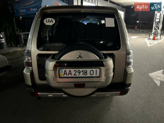 Бежевый Мицубиси Паджеро Вагон, объемом двигателя 2.97 л и пробегом 198 тыс. км за 7950 $, фото 9 на Automoto.ua
