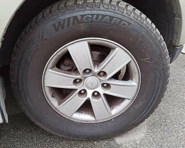 Бежевий Міцубісі Паджеро Вагон, об'ємом двигуна 2.97 л та пробігом 322 тис. км за 7800 $, фото 7 на Automoto.ua