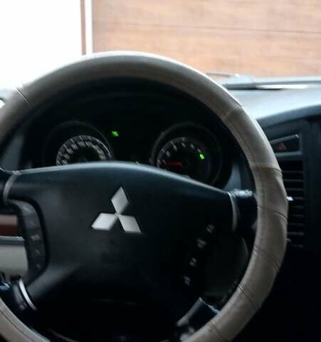 Бежевий Міцубісі Паджеро Вагон, об'ємом двигуна 3.2 л та пробігом 188 тис. км за 14200 $, фото 28 на Automoto.ua