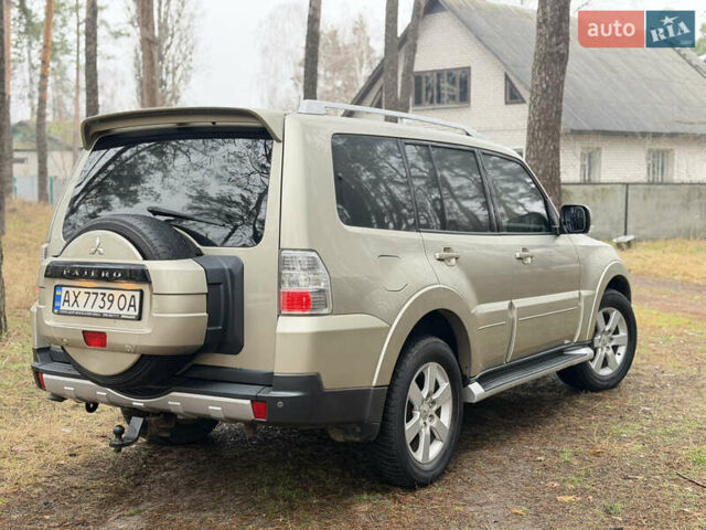 Бежевий Міцубісі Паджеро Вагон, об'ємом двигуна 3.2 л та пробігом 211 тис. км за 12800 $, фото 10 на Automoto.ua