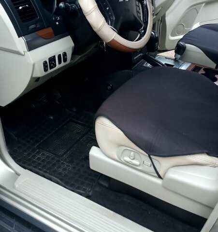 Бежевий Міцубісі Паджеро Вагон, об'ємом двигуна 3.2 л та пробігом 188 тис. км за 14200 $, фото 21 на Automoto.ua