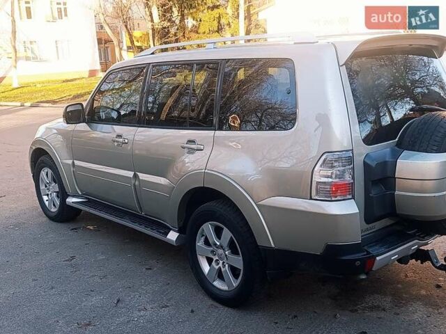 Бежевый Мицубиси Паджеро Вагон, объемом двигателя 3.2 л и пробегом 210 тыс. км за 12800 $, фото 15 на Automoto.ua