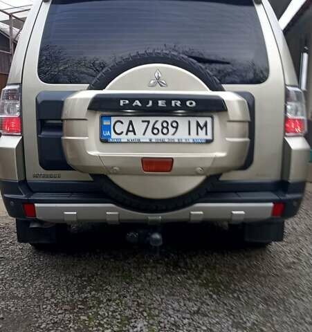 Бежевий Міцубісі Паджеро Вагон, об'ємом двигуна 3.2 л та пробігом 188 тис. км за 14200 $, фото 1 на Automoto.ua