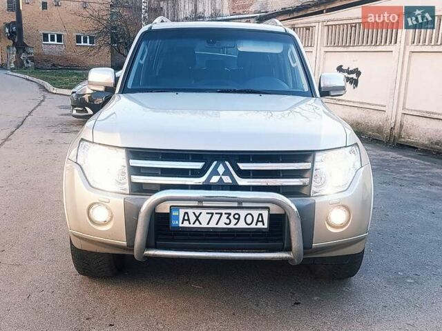 Бежевый Мицубиси Паджеро Вагон, объемом двигателя 3.2 л и пробегом 210 тыс. км за 12800 $, фото 5 на Automoto.ua