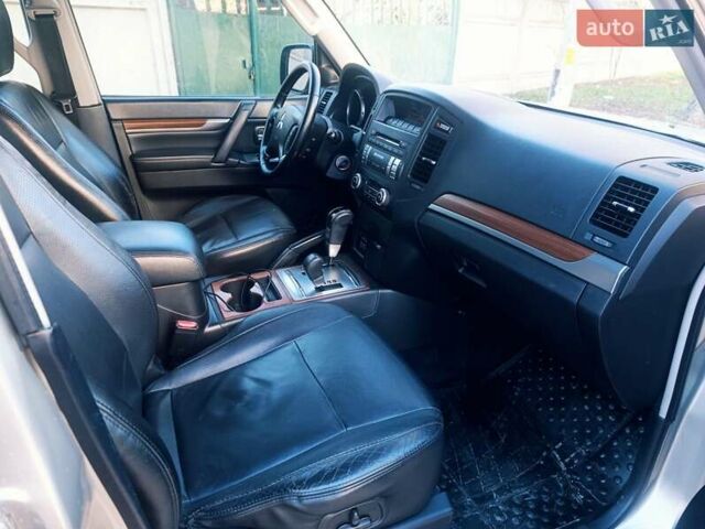 Бежевый Мицубиси Паджеро Вагон, объемом двигателя 3.2 л и пробегом 210 тыс. км за 12800 $, фото 17 на Automoto.ua