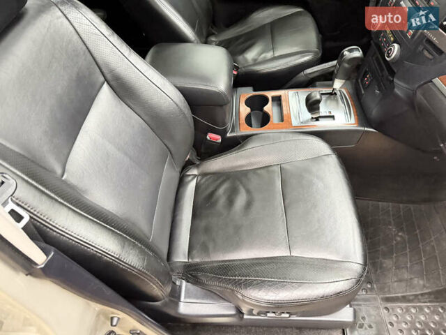 Бежевий Міцубісі Паджеро Вагон, об'ємом двигуна 3.2 л та пробігом 211 тис. км за 12800 $, фото 50 на Automoto.ua