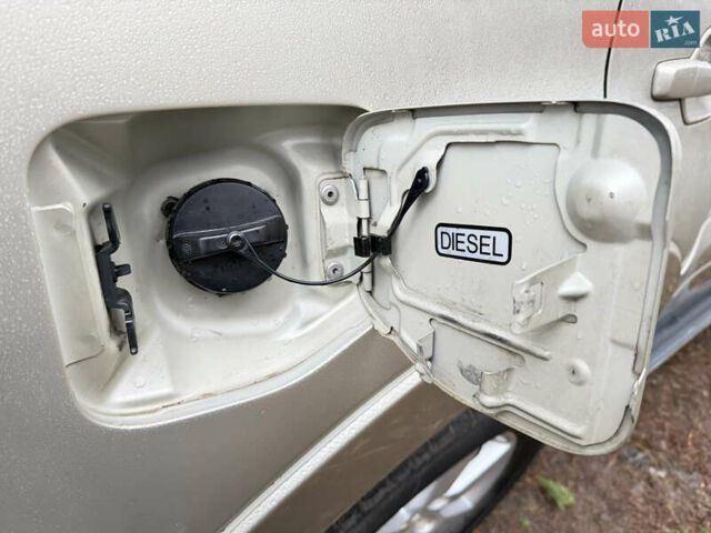 Бежевий Міцубісі Паджеро Вагон, об'ємом двигуна 3.2 л та пробігом 211 тис. км за 12800 $, фото 30 на Automoto.ua