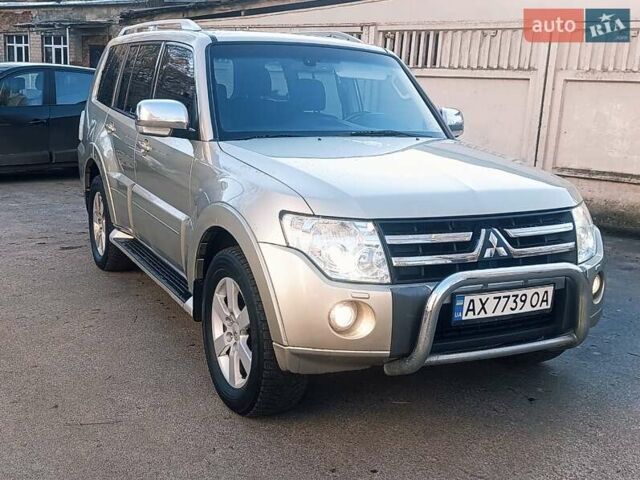 Бежевый Мицубиси Паджеро Вагон, объемом двигателя 3.2 л и пробегом 210 тыс. км за 12800 $, фото 6 на Automoto.ua