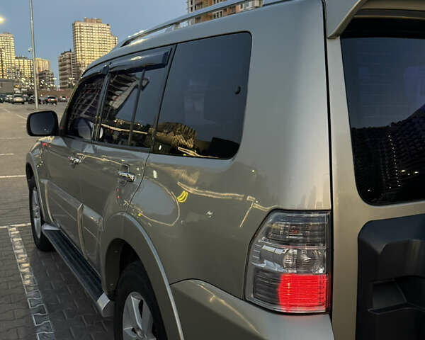 Бежевый Мицубиси Паджеро Вагон, объемом двигателя 2.97 л и пробегом 334 тыс. км за 11500 $, фото 10 на Automoto.ua