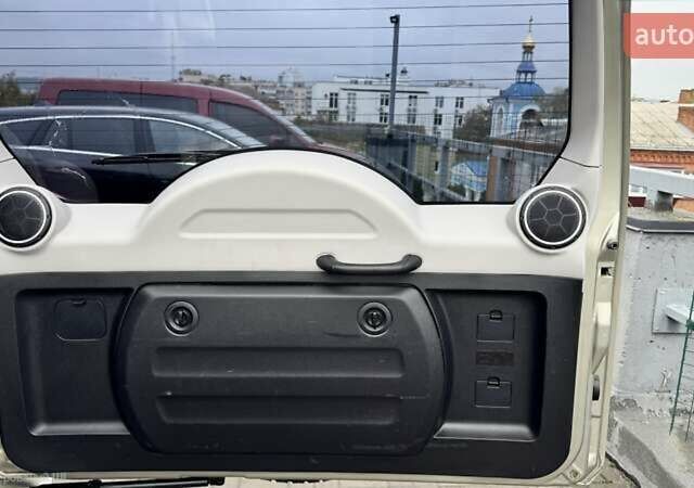 Бежевий Міцубісі Паджеро Вагон, об'ємом двигуна 3.2 л та пробігом 145 тис. км за 19200 $, фото 6 на Automoto.ua