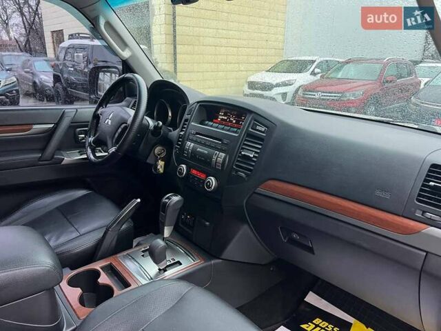 Бежевый Мицубиси Паджеро Вагон, объемом двигателя 3.2 л и пробегом 146 тыс. км за 19200 $, фото 21 на Automoto.ua