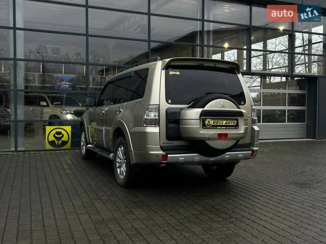 Бежевый Мицубиси Паджеро Вагон, объемом двигателя 3.2 л и пробегом 146 тыс. км за 19200 $, фото 4 на Automoto.ua